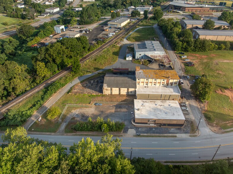 More Photos Of 457 S Daniel Morgan Ave, Spartanburg Manufacturing For Lease