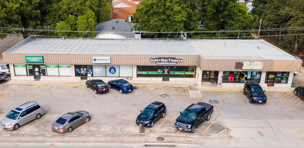 Primary Photo Of 400-414 N King St, Seguin Storefront Retail Office For Sale