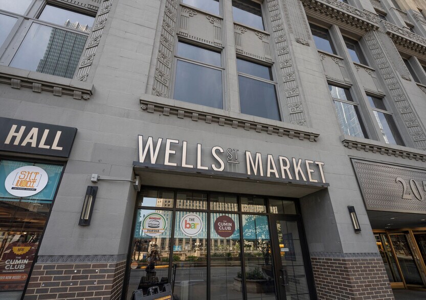 More Photos Of 210 N Wells St, Chicago Apartments For Lease