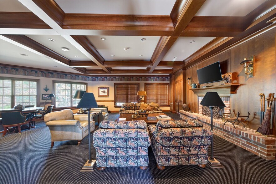 More Photos Of 1461 Highway EE, Winfield Specialty For Sale