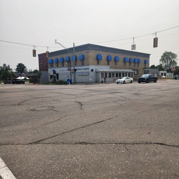 More Photos Of 104 S Main St, Evart Storefront For Sale