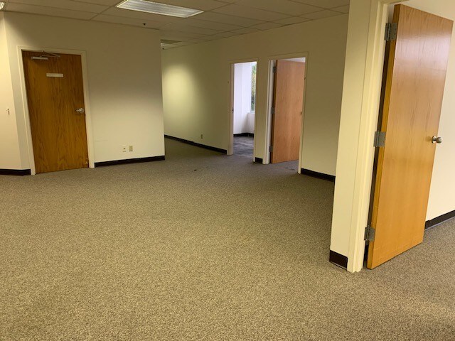 More Photos Of 16216 Baxter Rd, Chesterfield Medical For Lease