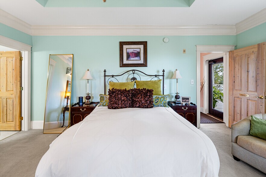 More Photos Of 202 S Mobile St, Fairhope Hospitality For Sale