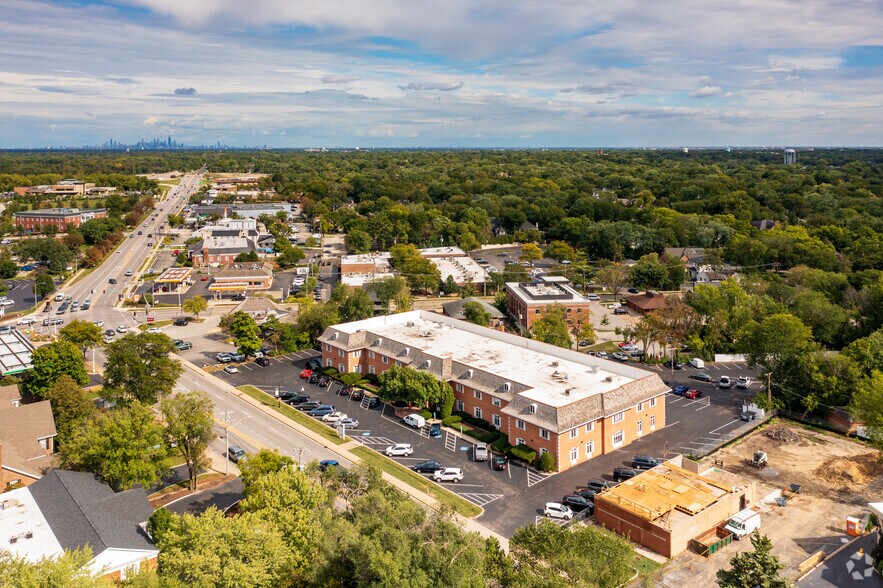 More Photos Of 15 Spinning Wheel Rd, Hinsdale Unknown For Lease