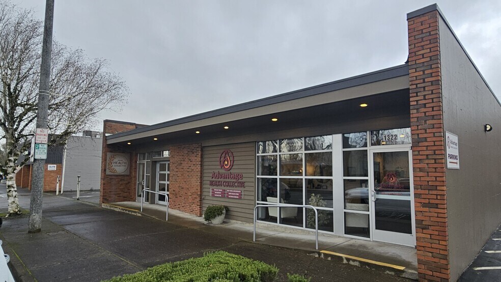 More Photos Of 1322-1324 Vandercook Way, Longview Office For Lease