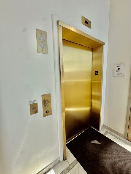 More Photos Of 53 Greenwich Ave, Greenwich Office For Sale