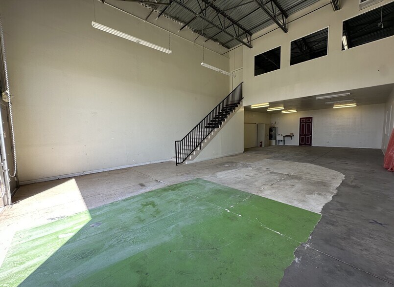 More Photos Of 4521 E Jensen St, Mesa Light Manufacturing For Lease