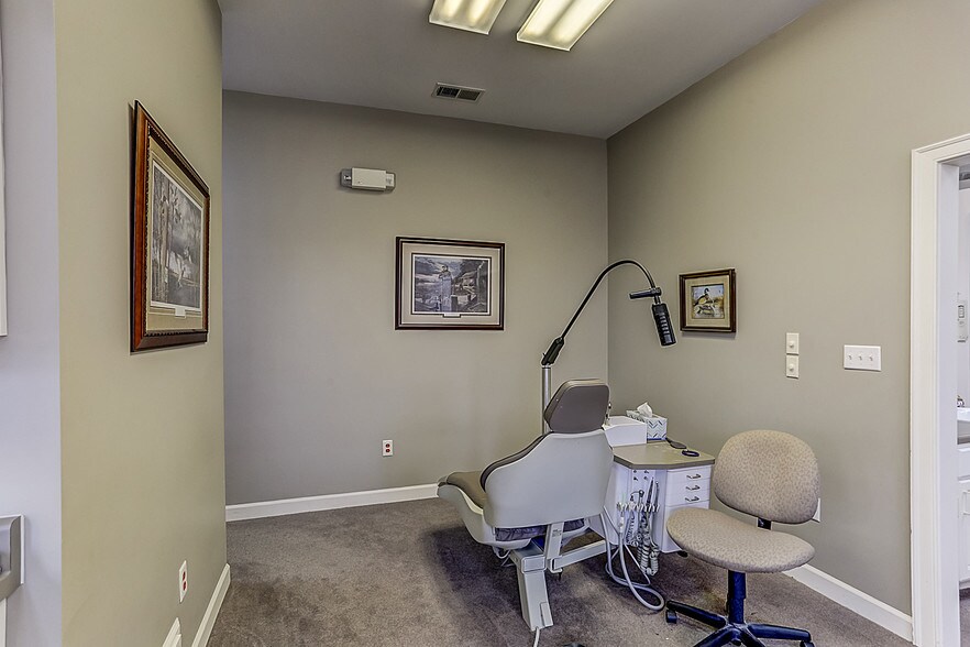 More Photos Of 3100-3106 Professional Plz, Germantown Medical For Sale