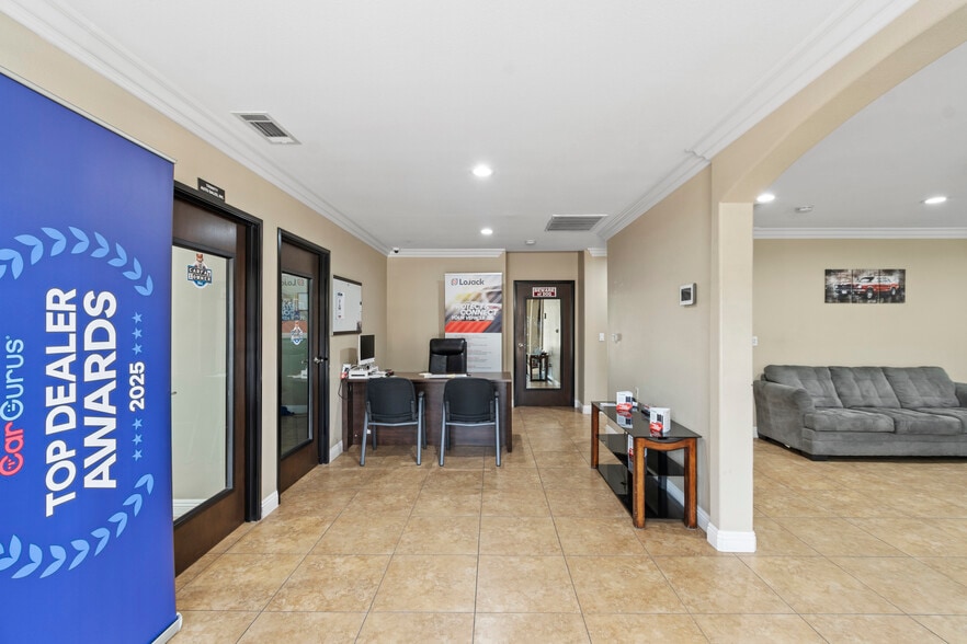 More Photos Of 19700 Temescal Canyon Rd, Corona Freestanding For Lease