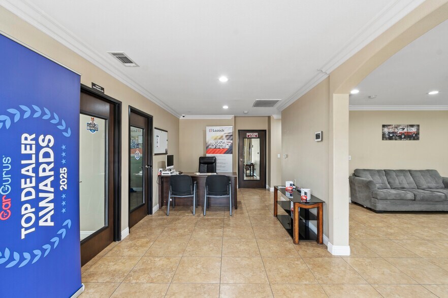 More Photos Of 19700 Temescal Canyon Rd, Corona Freestanding For Lease