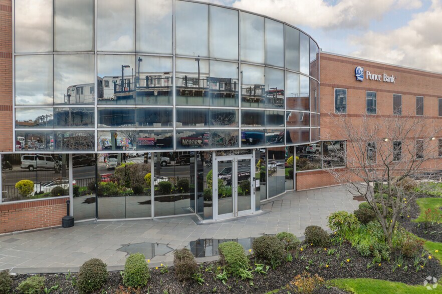 More Photos Of 2244 Westchester Ave, Bronx Office For Sale