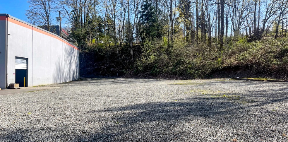 More Photos Of 13045 SE 32nd St, Bellevue Contractor Storage Yard For Lease