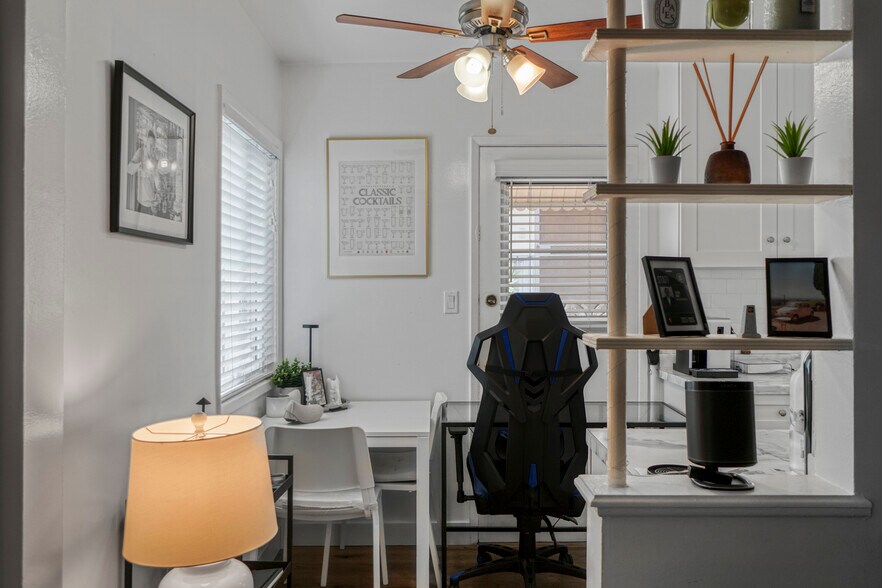 More Photos Of 1246 S Saltair Ave, Los Angeles Apartments For Sale