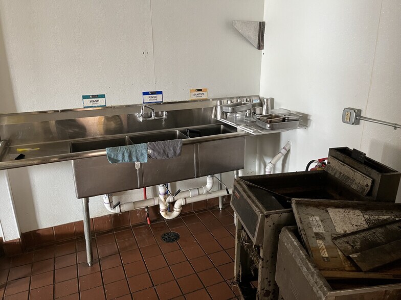 More Photos Of 5 N Farwell St, Verndale Restaurant For Lease