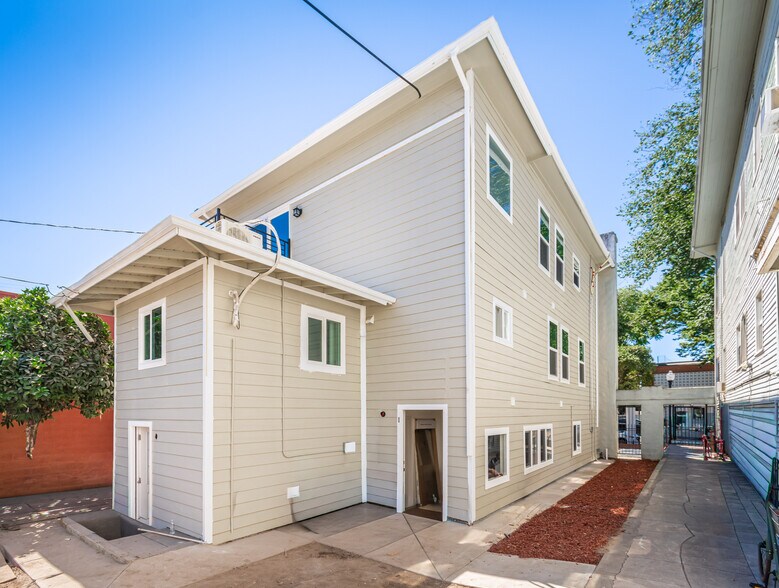 More Photos Of 1823 P St, Sacramento Apartments For Sale
