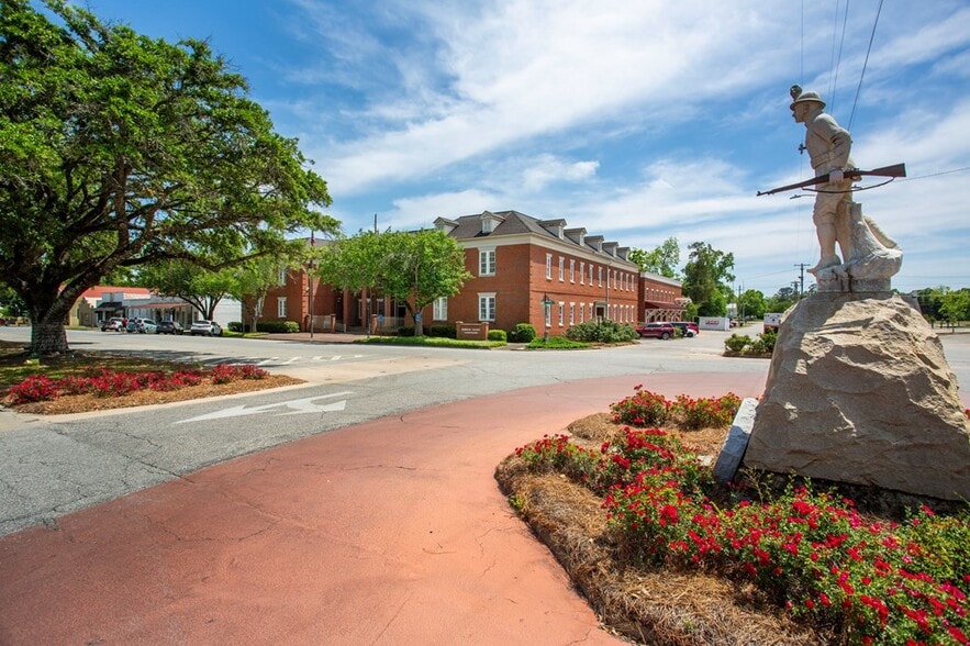 More Photos Of 303 E Broad St, Eufaula Office For Sale