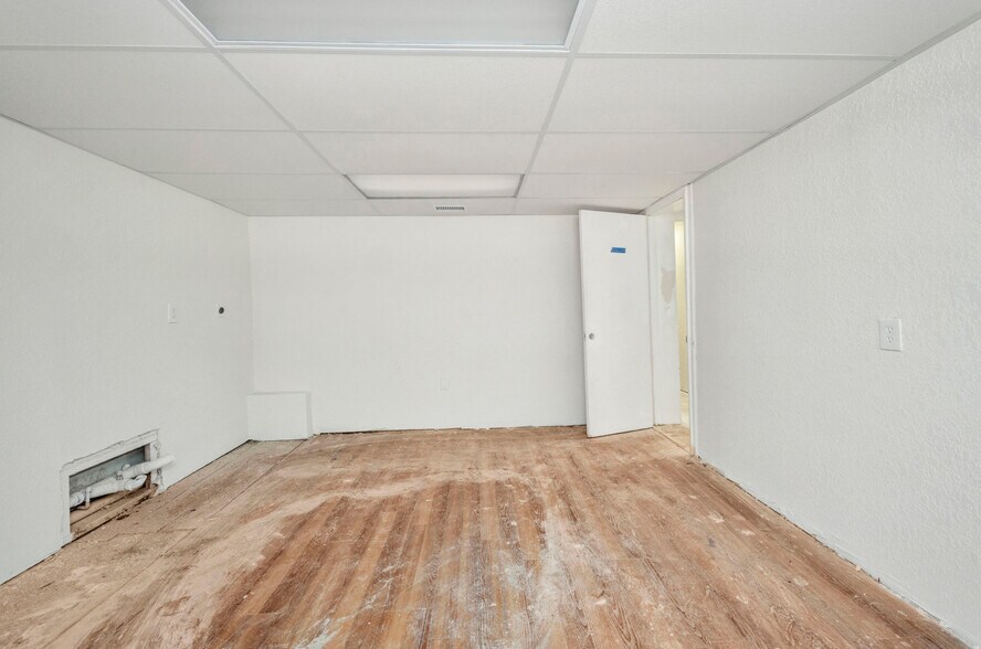 More Photos Of 3443 Tamiami Trl, Port Charlotte Medical For Lease