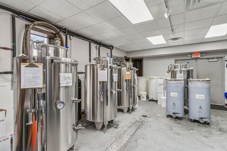 More Photos Of 1720 North Ridge Rd, Findlay General Retail For Sale