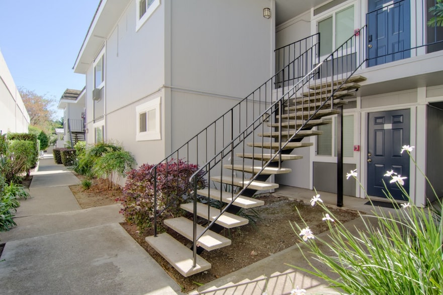 More Photos Of 229 Polaris Ave, Mountain View Office For Lease