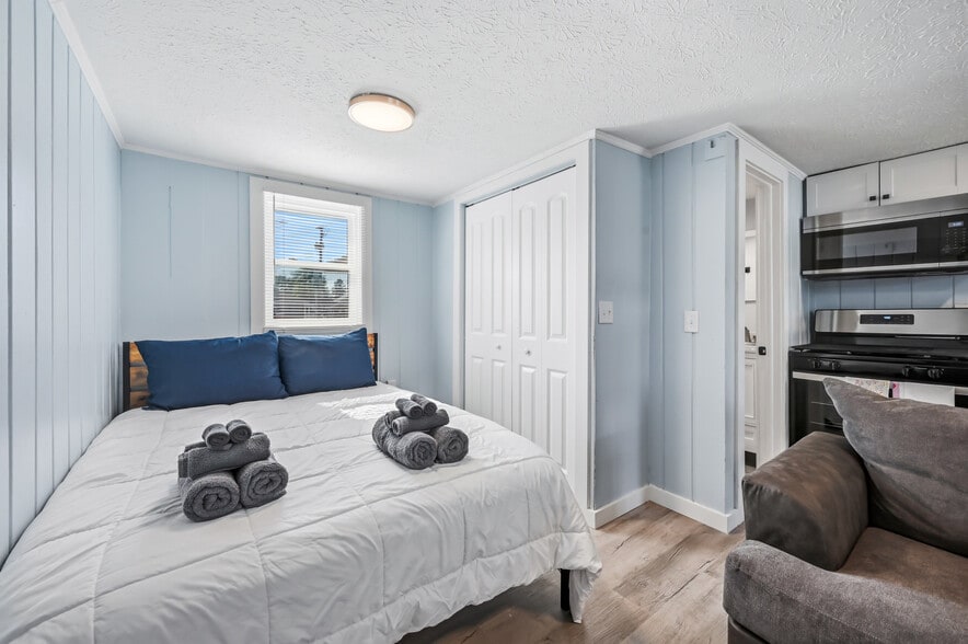 More Photos Of 5214 Old Lake Rd, Geneva Apartments For Sale