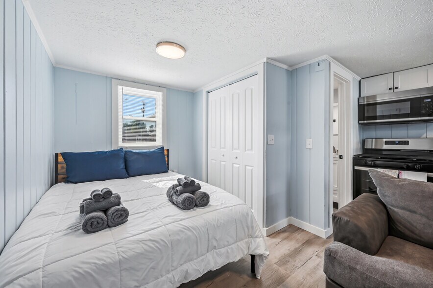 More Photos Of 5214 Old Lake Rd, Geneva Apartments For Sale