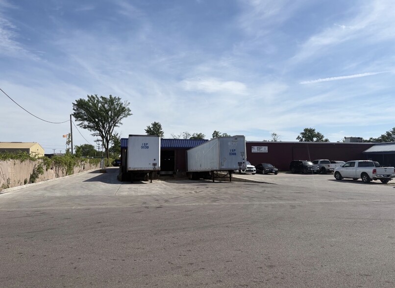 More Photos Of 720 New Haven Ave, Aurora Manufacturing For Lease