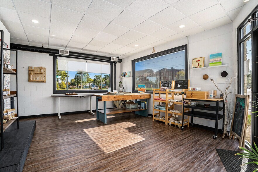 More Photos Of 2259 Porter St SW, Wyoming Freestanding For Sale
