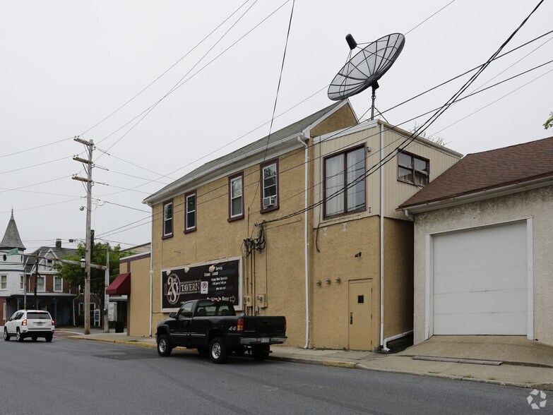 More Photos Of 194-198 Main St, Emmaus Restaurant For Lease