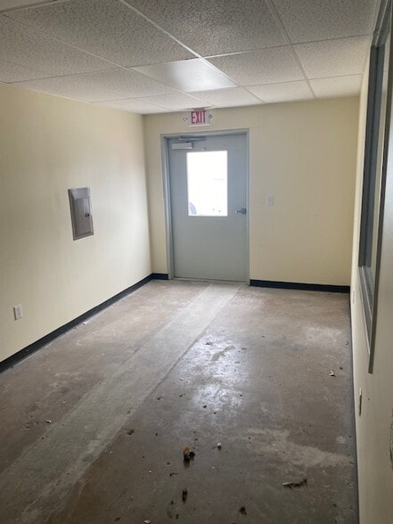 More Photos Of 1706 Dungan Ln, Austin Unknown For Lease