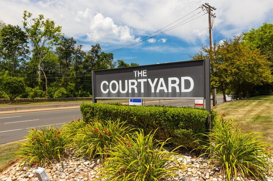 More Photos Of 821-824 Courtyard Dr, Hillsborough Office For Lease