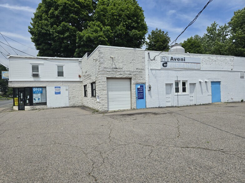 More Photos Of 224 Plymouth St, Holbrook Freestanding For Lease