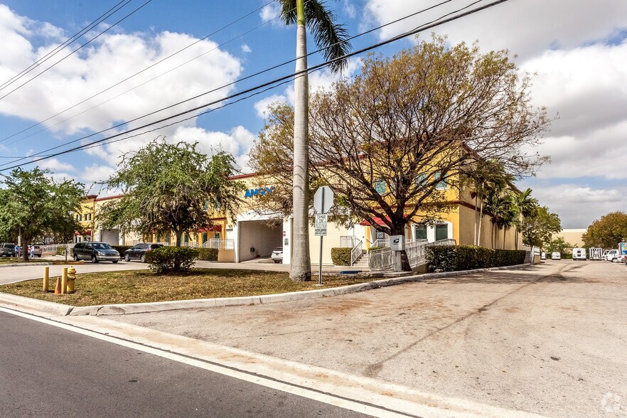 More Photos Of 3750 NW 114th Ave, Miami Warehouse For Lease