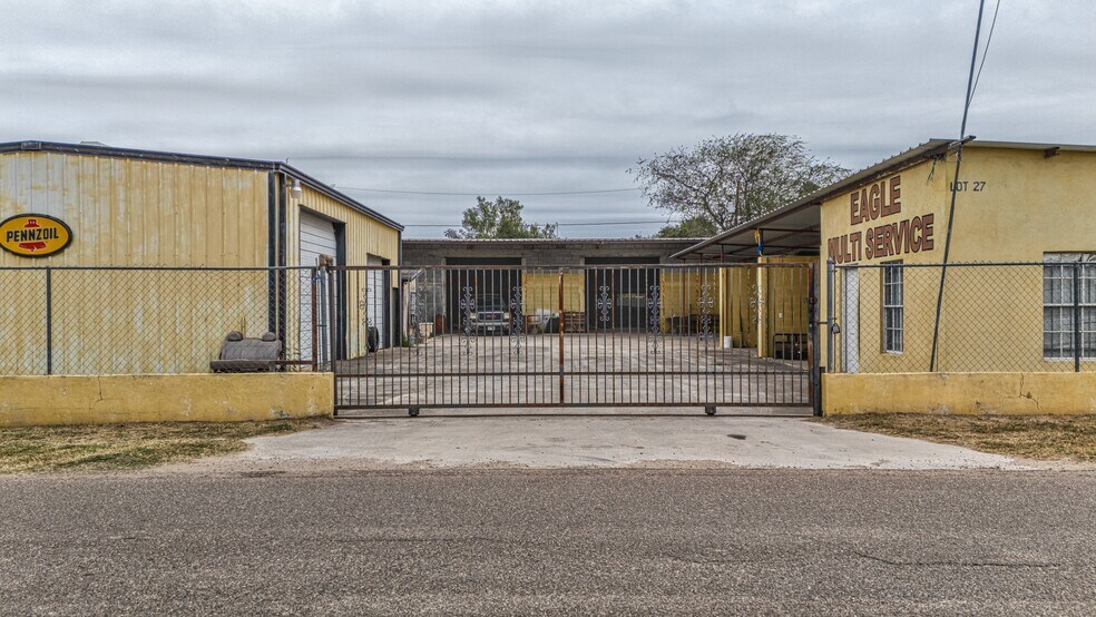 More Photos Of 27 S Eagle Ave, Roma Auto Repair For Sale