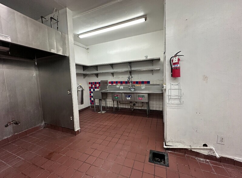 More Photos Of 3330 S Central Ave, Los Angeles Storefront Retail Residential For Lease