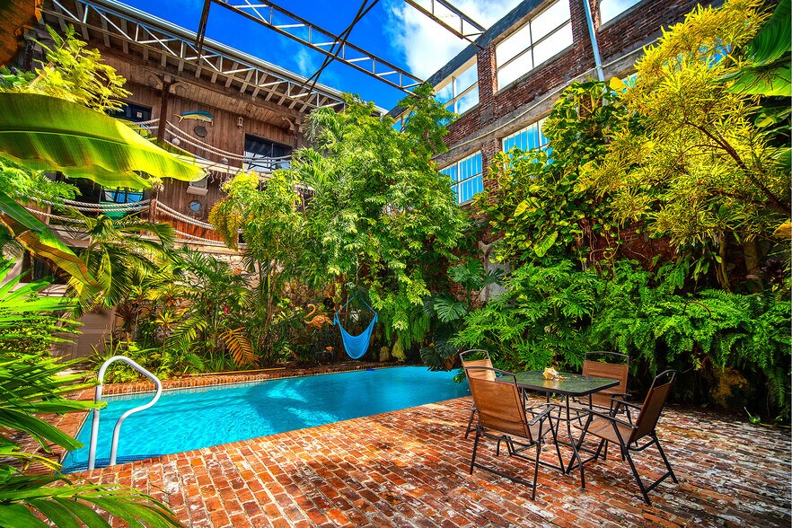 More Photos Of 314 Simonton St, Key West Flex For Sale