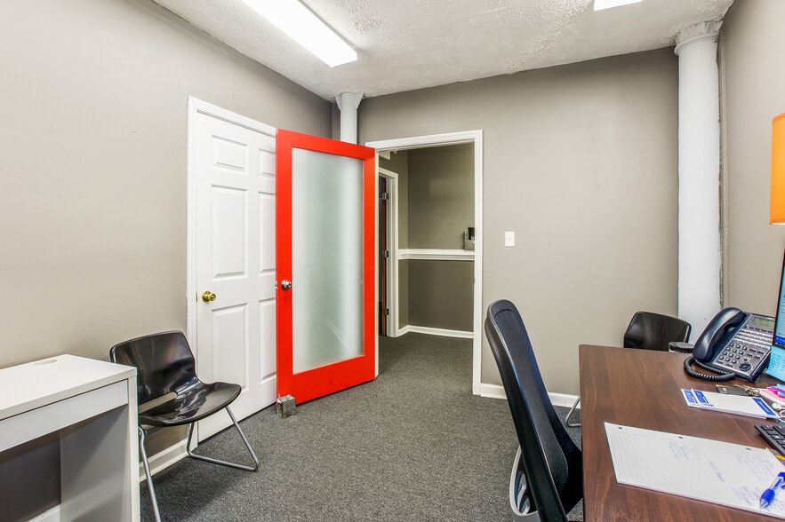 More Photos Of 214 Hay St, Fayetteville Storefront Retail Office For Lease