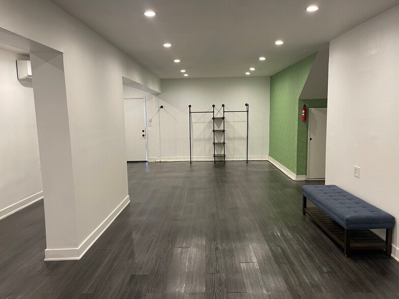 More Photos Of 7449-7451 Melrose Ave, Los Angeles Loft Creative Space For Lease