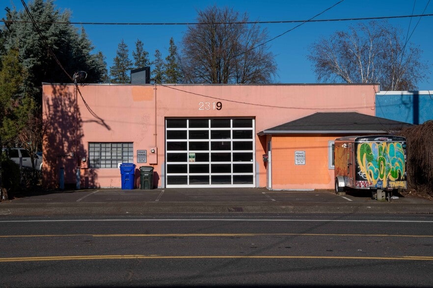 Primary Photo Of 2319 NE Glisan St, Portland Auto Dealership For Sale