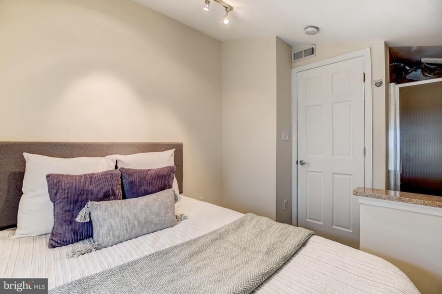 More Photos Of 1125 S Charles St, Baltimore Storefront Retail Residential For Sale