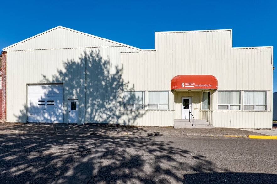 Primary Photo Of 489 Front St, Junction City Warehouse For Sale