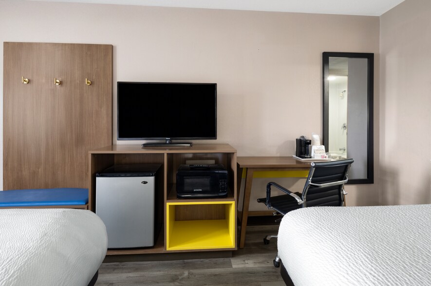 More Photos Of 3980 S Reed Rd, Kokomo Hotel For Sale