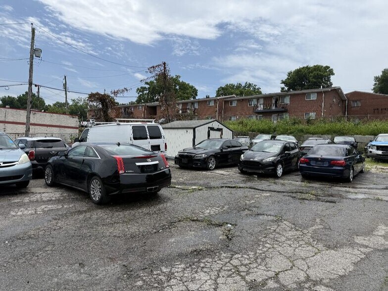 More Photos Of 8833 N Broadway, Saint Louis Warehouse For Sale