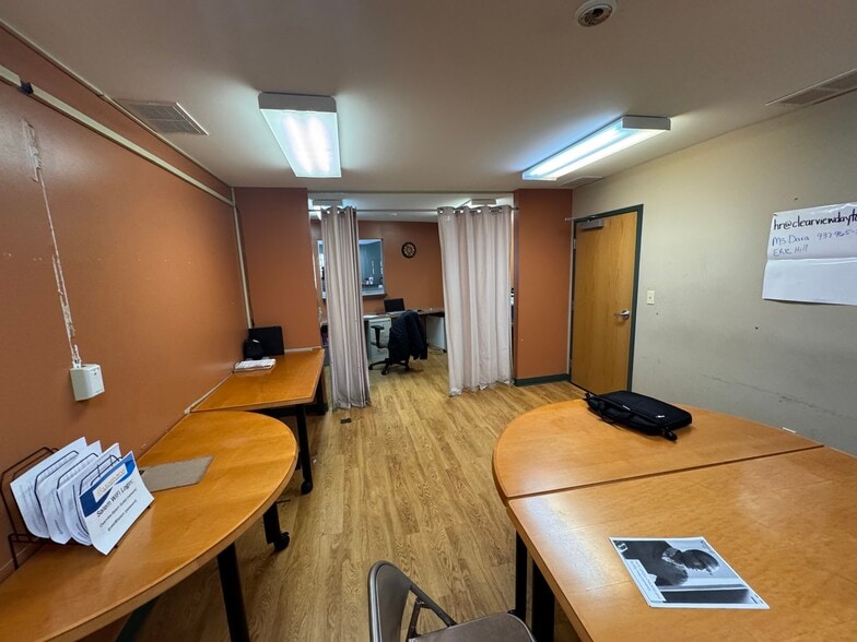 More Photos Of 1100 Salem Ave, Dayton Office For Sale