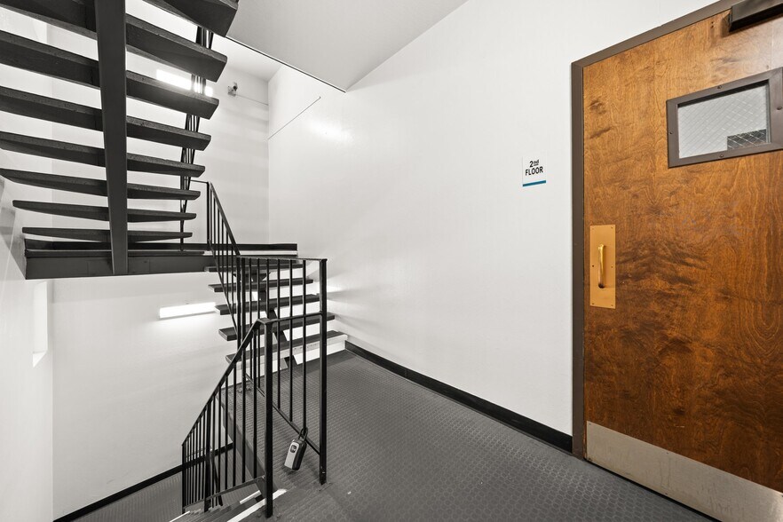 More Photos Of 2089 Vale Rd, San Pablo Office For Sale