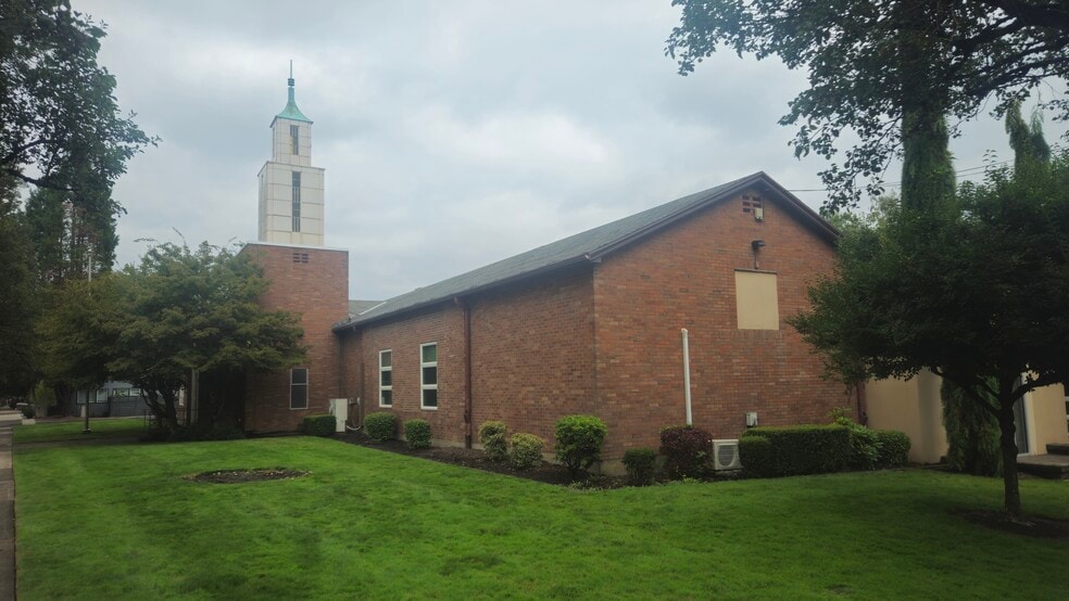 Primary Photo Of 7880 SE Milwaukie Ave, Portland Specialty For Sale