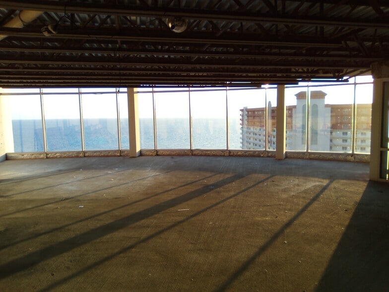 More Photos Of 9860 S Thomas Dr, Panama City Beach Apartments For Sale