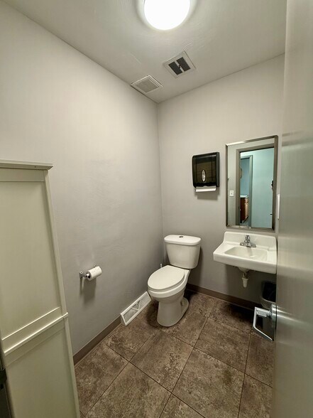 More Photos Of 2894 Center Rd, Poland Medical For Sale