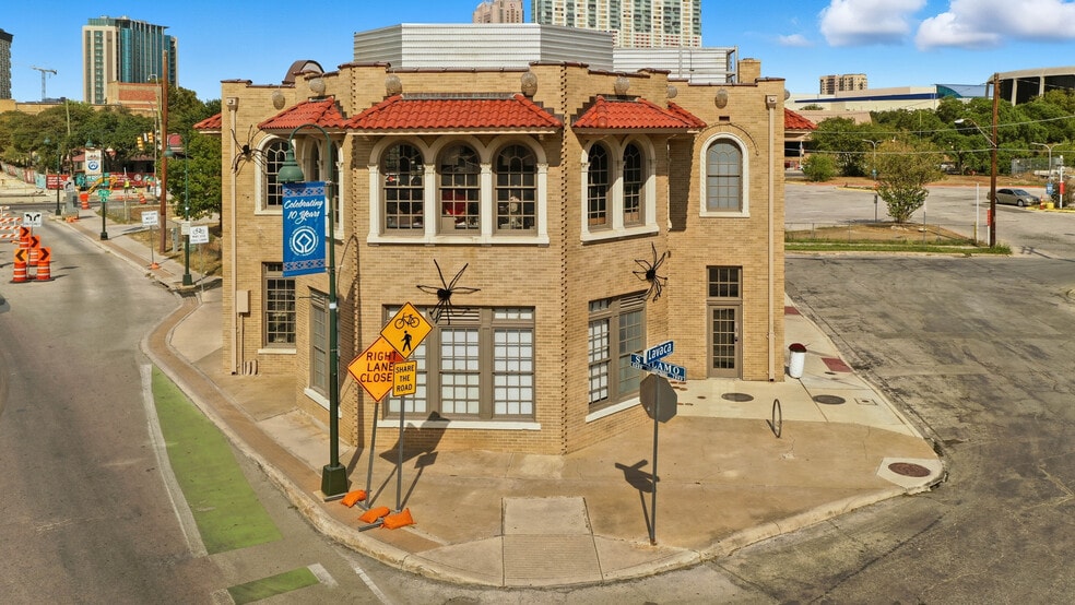 More Photos Of 604 S Alamo St, San Antonio Freestanding For Lease