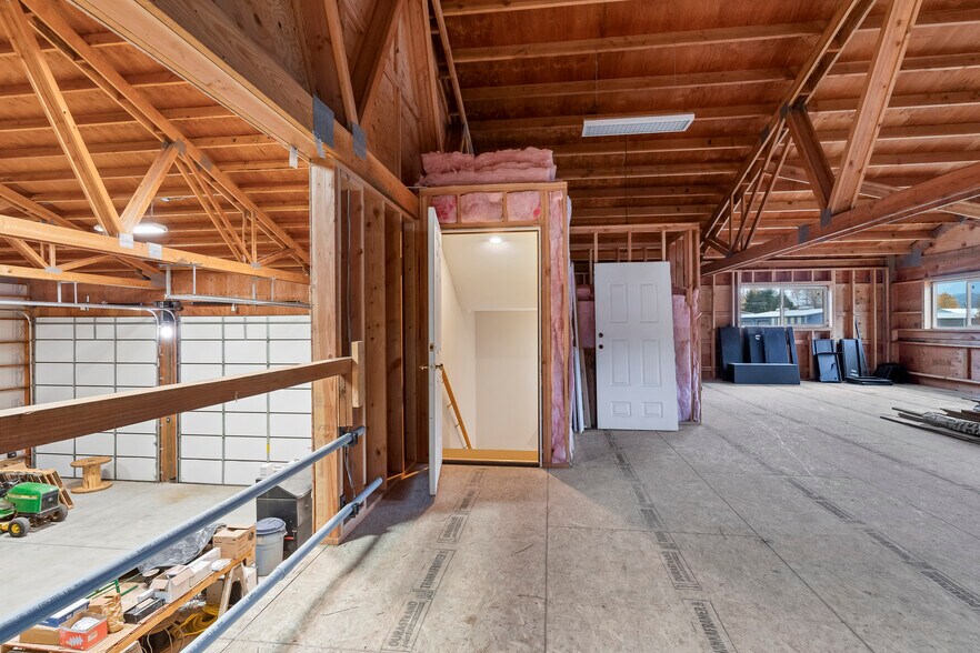 More Photos Of 2120 Apple Loop, Lyons Industrial For Sale