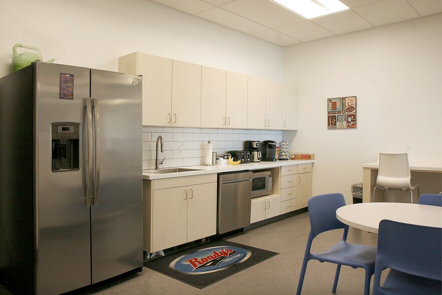 More Photos Of 2929 W Navigator Dr, Meridian Office For Lease